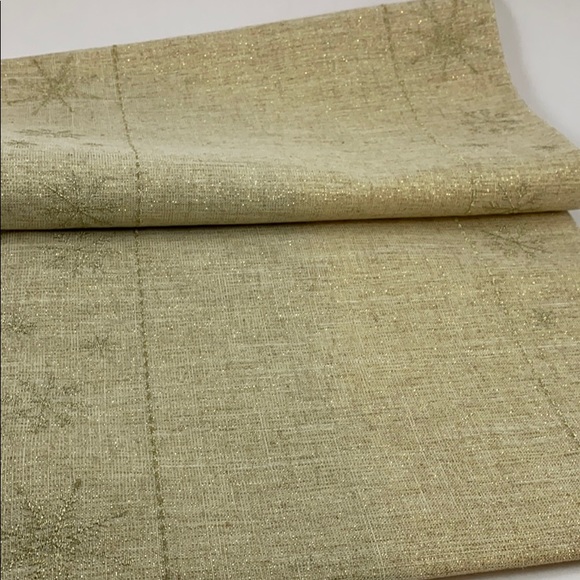 New Golden Snowflake Metallic Table Runner 14x17” - Picture 5 of 5